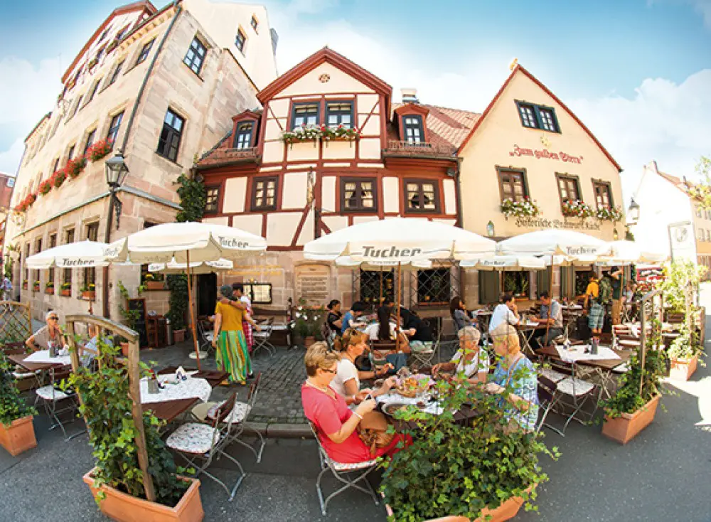 Restaurant Historische Bratwurstkuche Zum Gulden Stern In Nurnberg