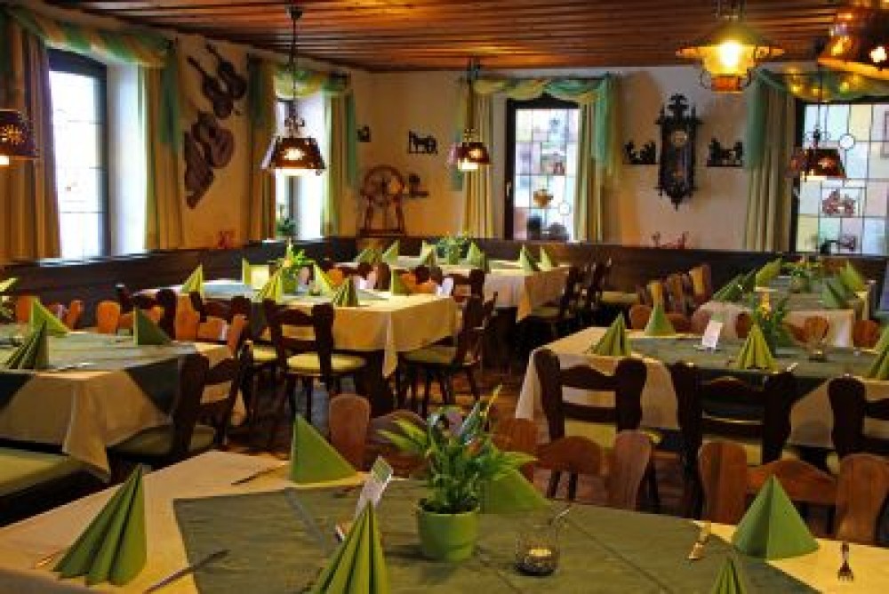 Restaurant Gasthaus Krone Zimmern In Schwabisch Gmund