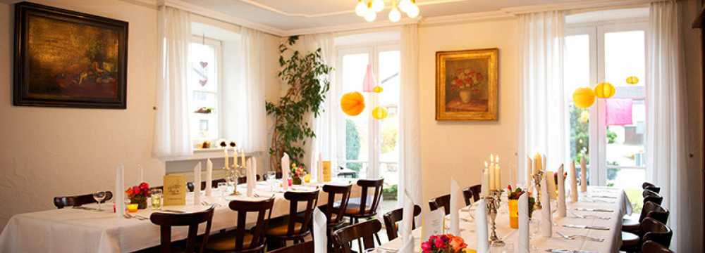 Gr�ner Baum in Unterschneidheim