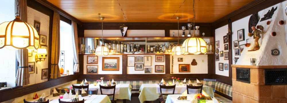 Gr�ner Baum in Unterschneidheim