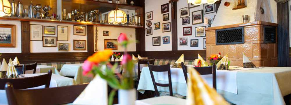 Gr�ner Baum in Unterschneidheim