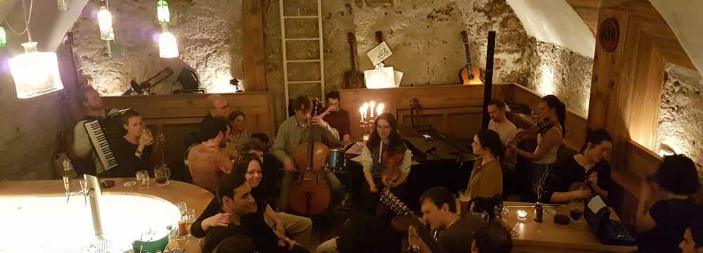 Frau Hopf im Schlo�caf� in T�bingen