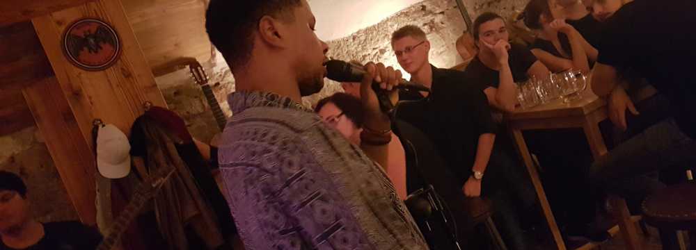 Frau Hopf im Schlo�caf� in T�bingen