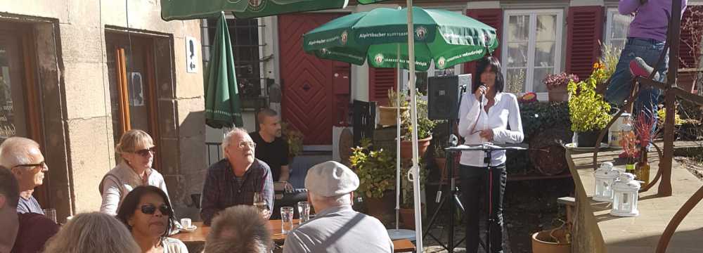 Frau Hopf im Schlo�caf� in T�bingen