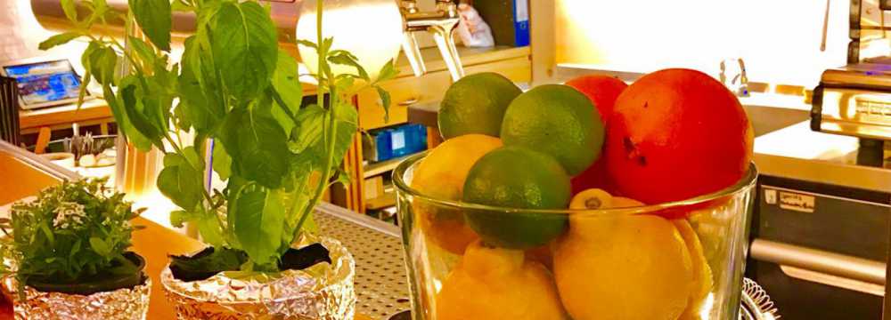 Frau Hopf im Schlo�caf� in T�bingen