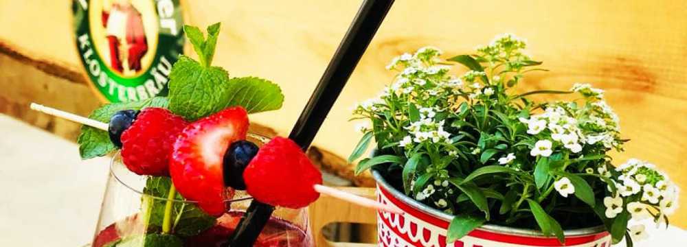 Frau Hopf im Schlo�caf� in T�bingen