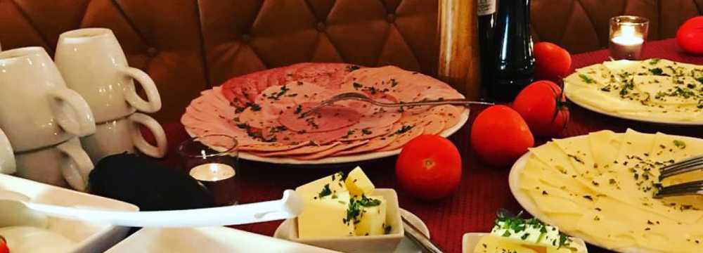 Frau Hopf im Schlo�caf� in T�bingen