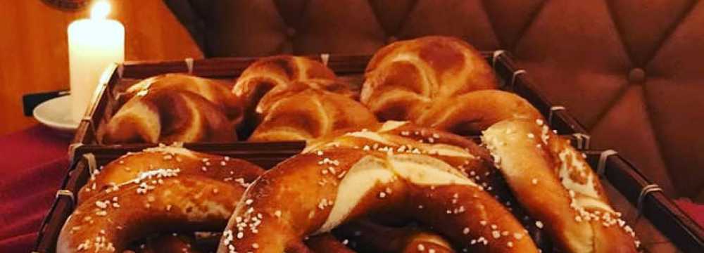 Frau Hopf im Schlo�caf� in T�bingen