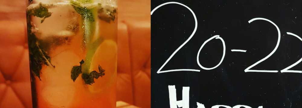 Frau Hopf im Schlo�caf� in T�bingen