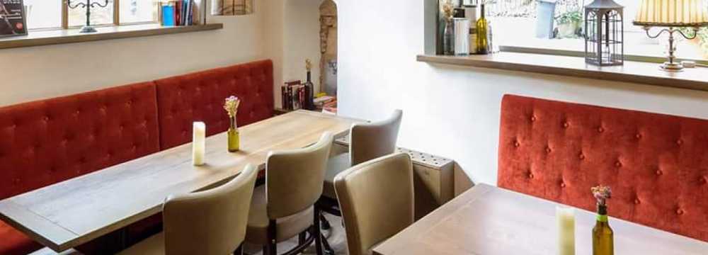 Frau Hopf im Schlo�caf� in T�bingen