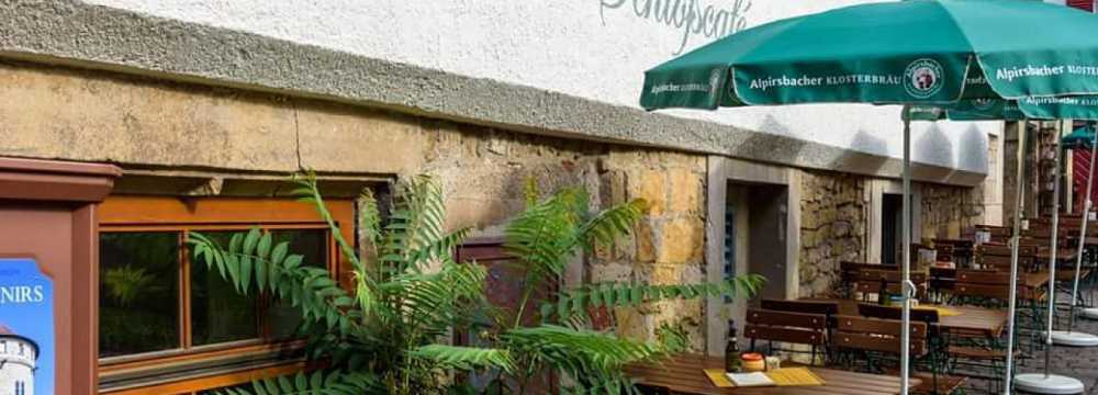 Frau Hopf im Schlo�caf� in T�bingen