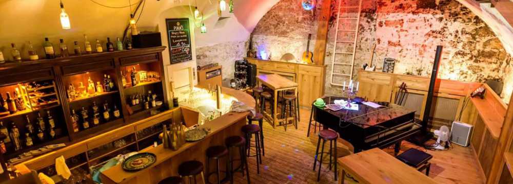 Frau Hopf im Schlo�caf� in T�bingen