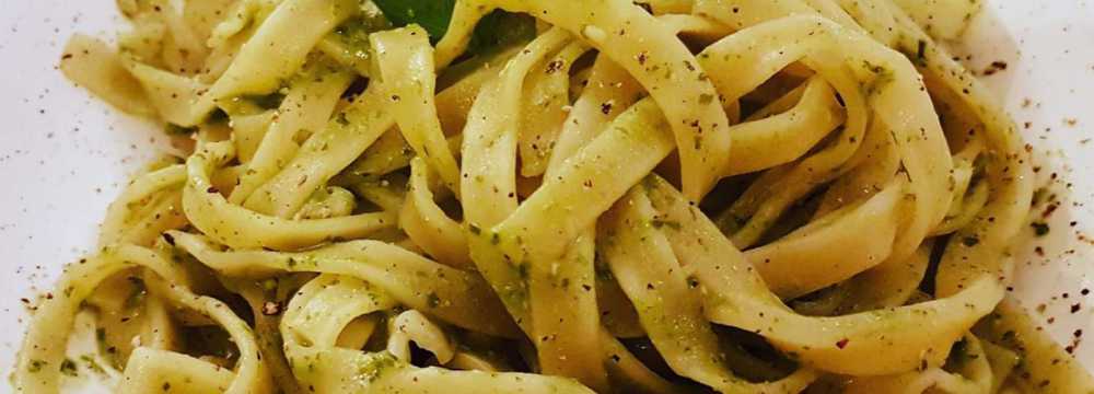 Frau Hopf im Schlo�caf� in T�bingen