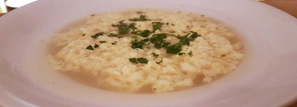 Frau Hopf im Schlo�caf� in T�bingen