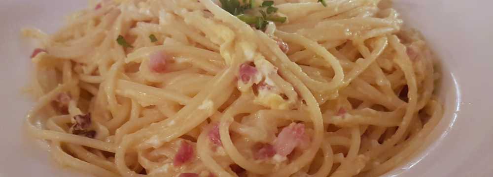 Frau Hopf im Schlo�caf� in T�bingen