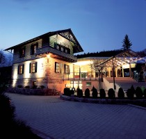 Logo von Hotel Restaurant aposVilla Marburg im Parkapos in Heigenbr�cken