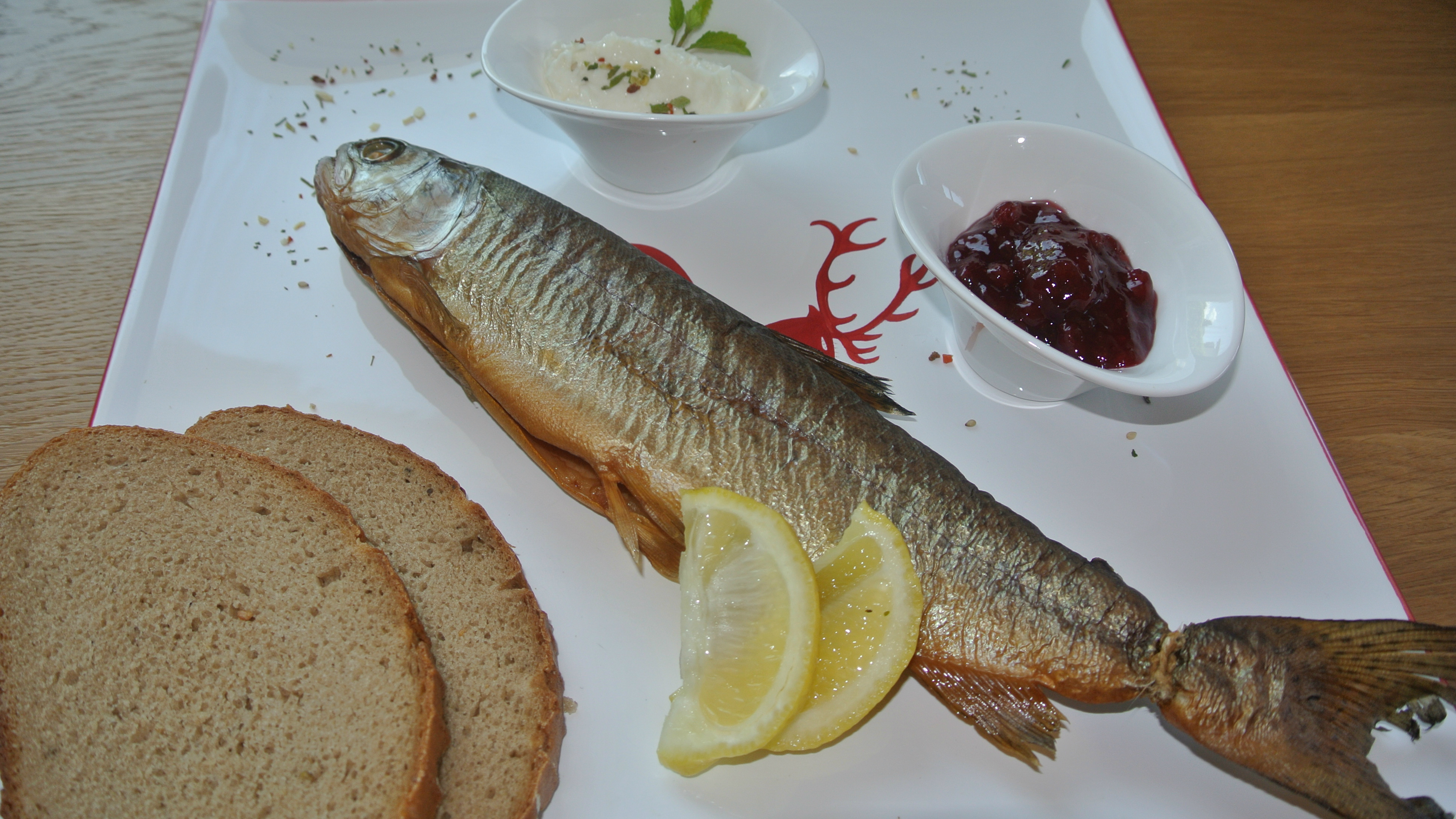 Frische Räucherforelle
