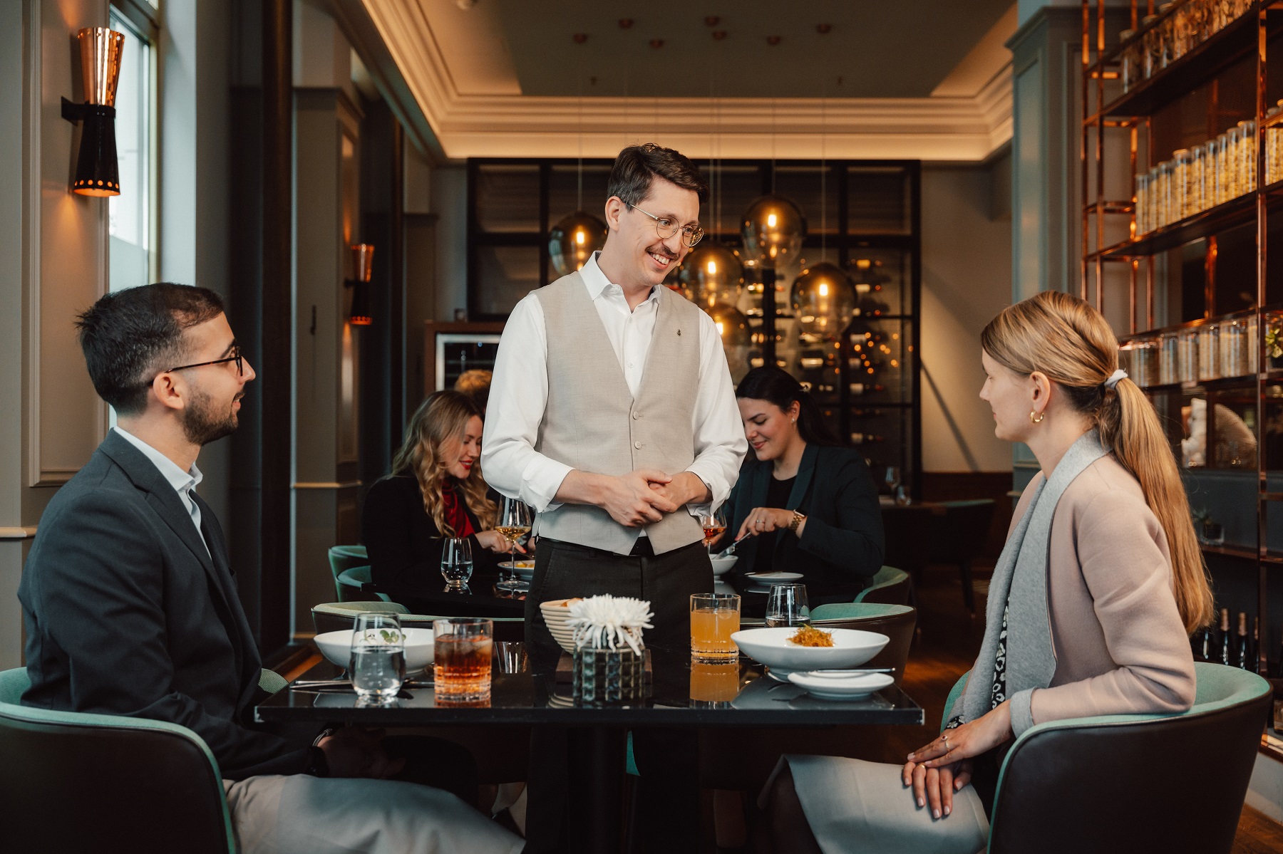 BUSINESS LUNCH