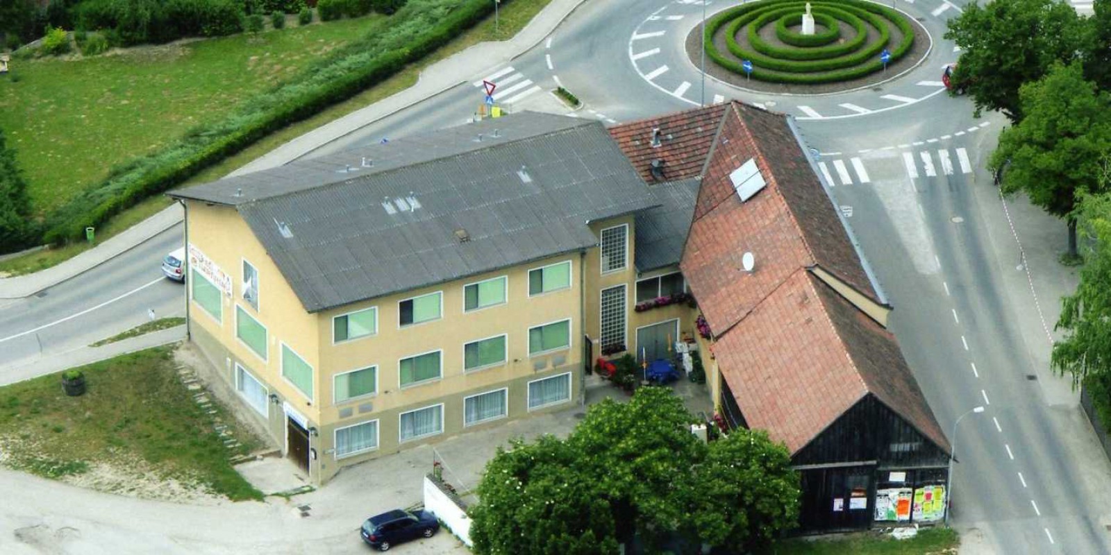 GASTHOF HEISS Grillhendl Heuriger