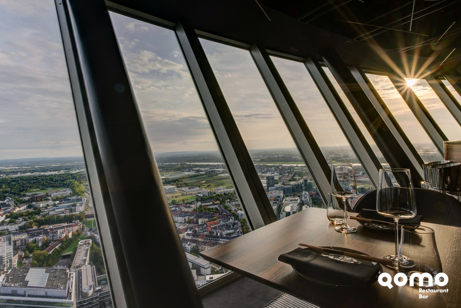 QOMO Restaurant & Bar in Düsseldorf, Foto 1