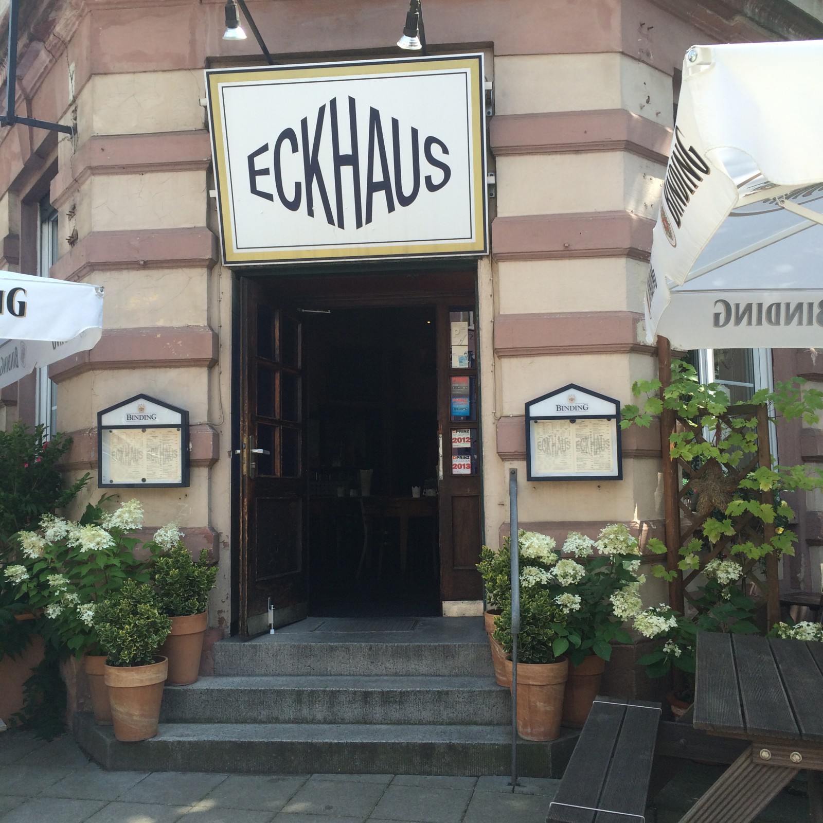 Eckhaus in Frankfurt am Main, Foto 1