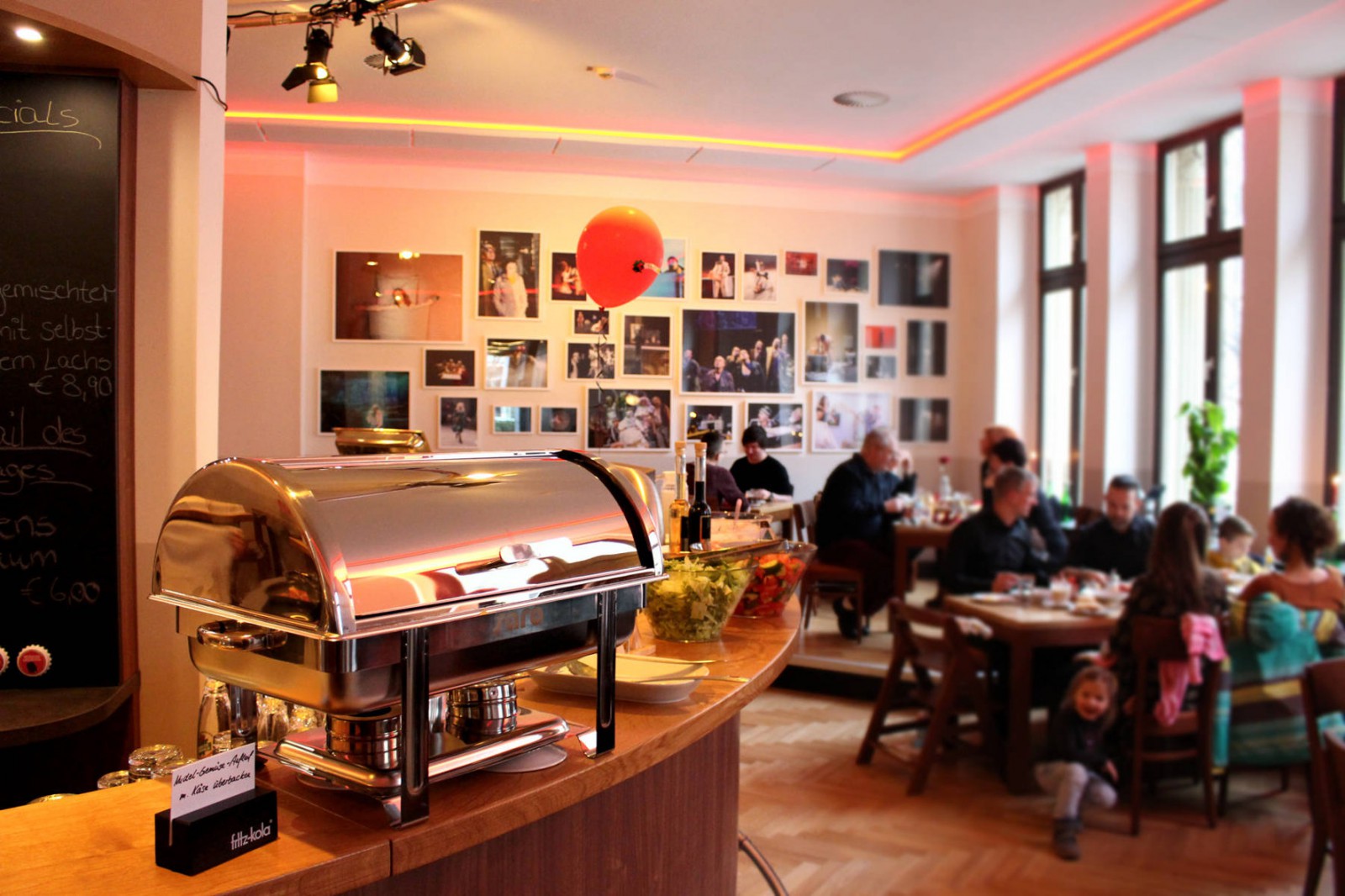 Mephisto - Restaurant, Cafe, Kneipe, Bar & Biergarten in Magdeburg, Foto 3