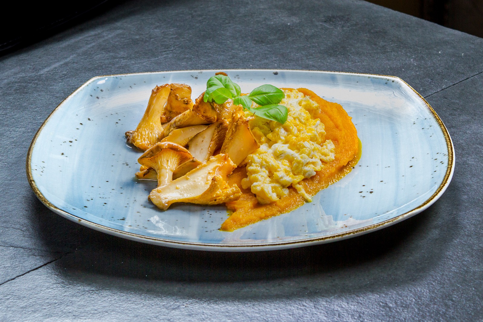 Lowkal - Low Carb Superfood Kitchen in Berlin, Foto 3