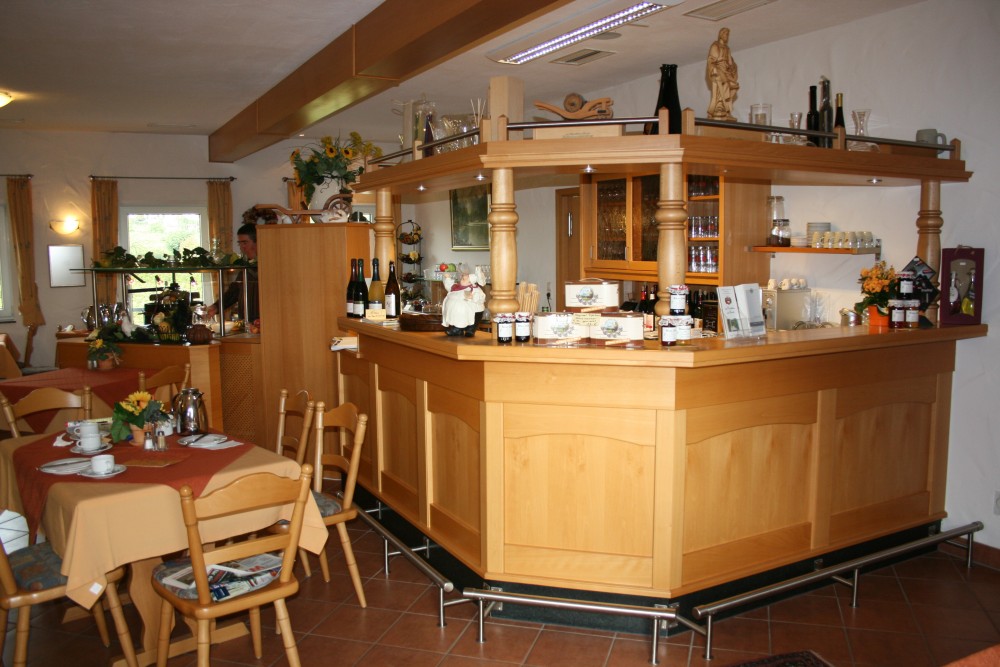 Weinstube Schloßbergstübchen in Burrweiler, Foto 3