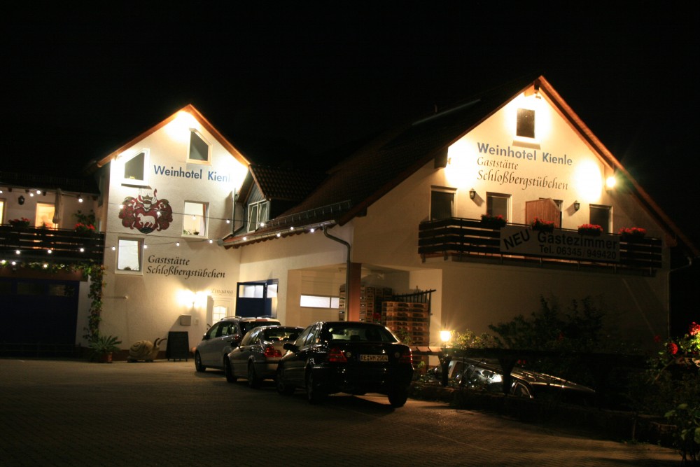 Weinstube Schloßbergstübchen in Burrweiler, Foto 1