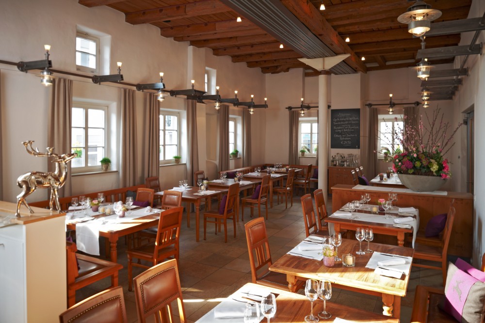 Gasthaus Zum Hirschen / Gourmetrestaurant avui  in Fellbach, Foto 1