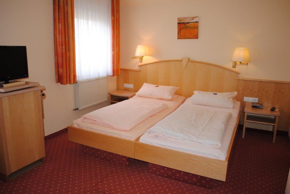 Landgasthof Niebler in Adelsdorf, Foto 2