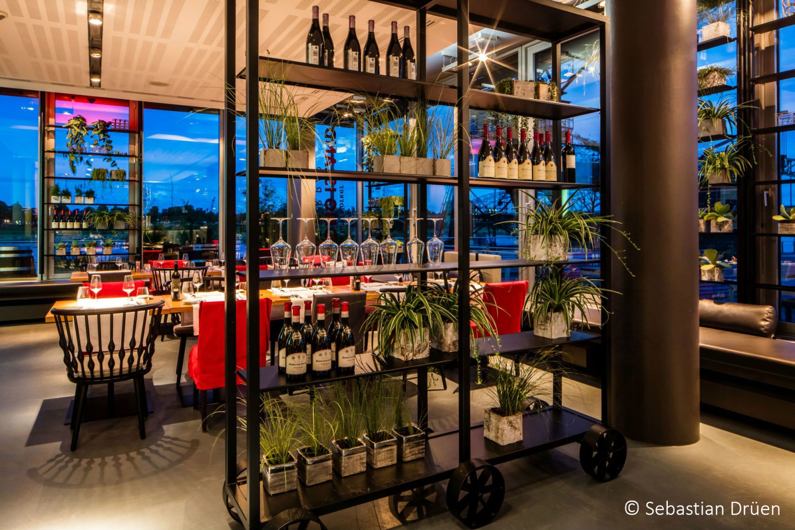 The New Yorker | LONG ISLAND.RESTAURANT&BAR in Köln, Foto 1