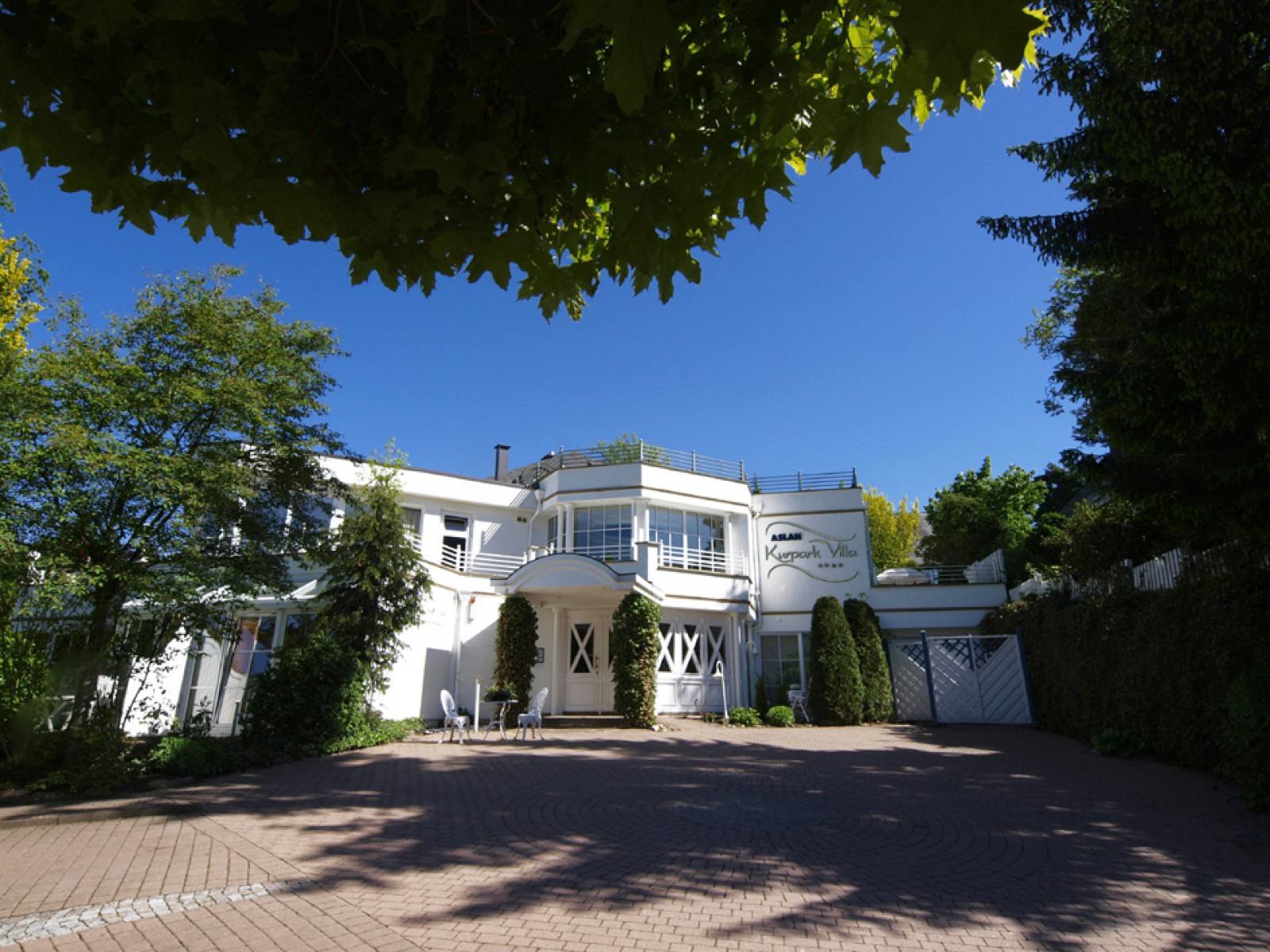 Hotel Restaurant ASLAN Kurpark Villa in Olsberg in Olsberg, Foto 1
