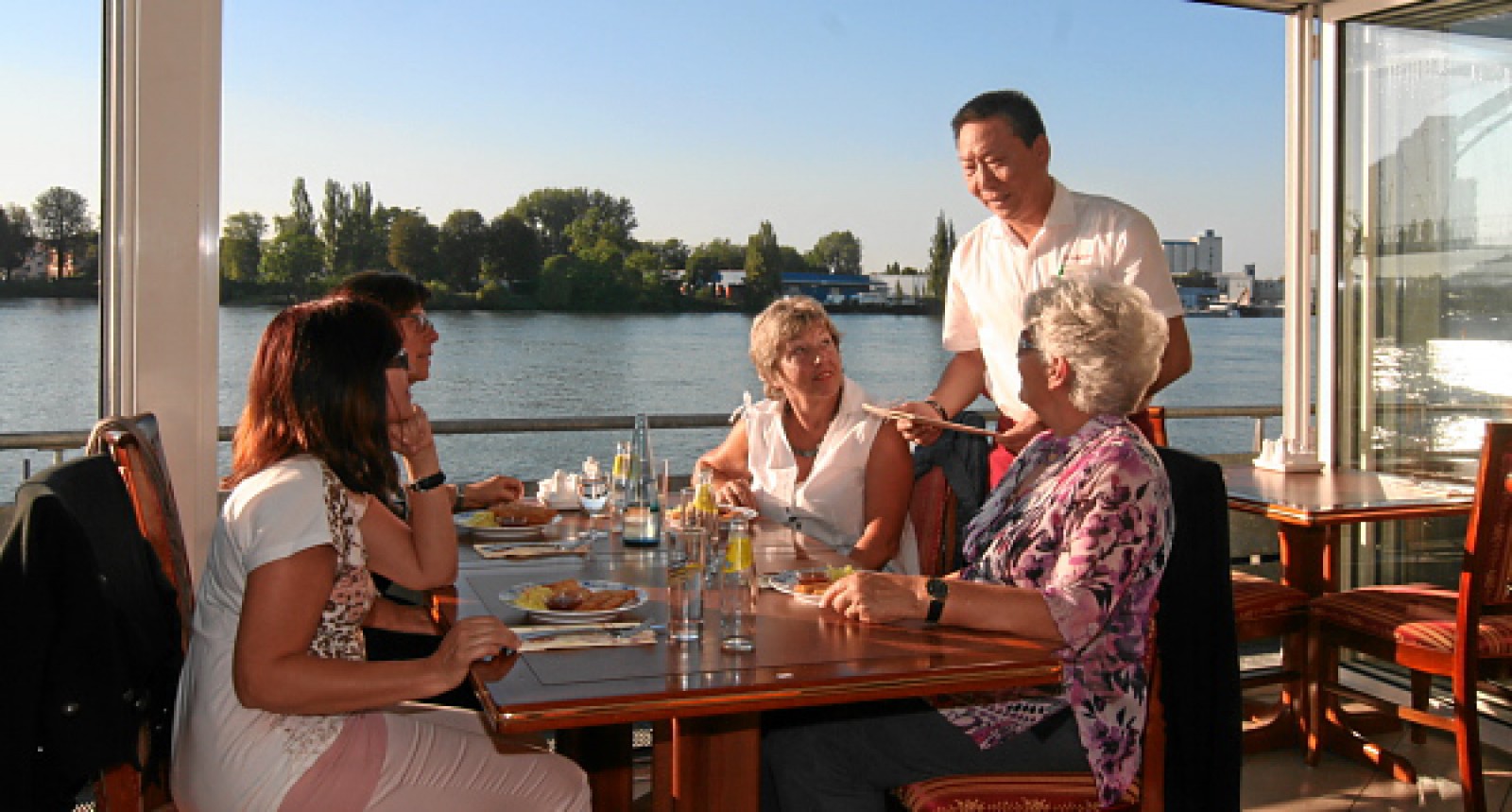 Chinarestaurant Rheinpark in Weil am Rhein, Foto 1