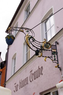 Logo Zur blauen Traube