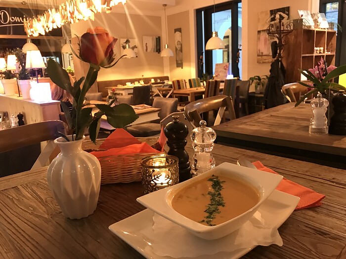Dominique / Café, Brasserie, Bar in München, Foto 9