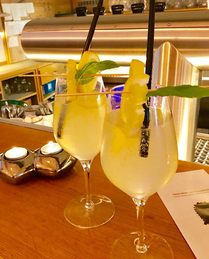 Frau Hopf im Schloßcafé in Tübingen, Foto 46
