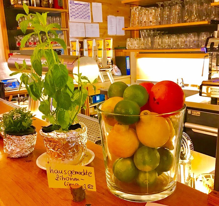 Frau Hopf im Schloßcafé in Tübingen, Foto 45
