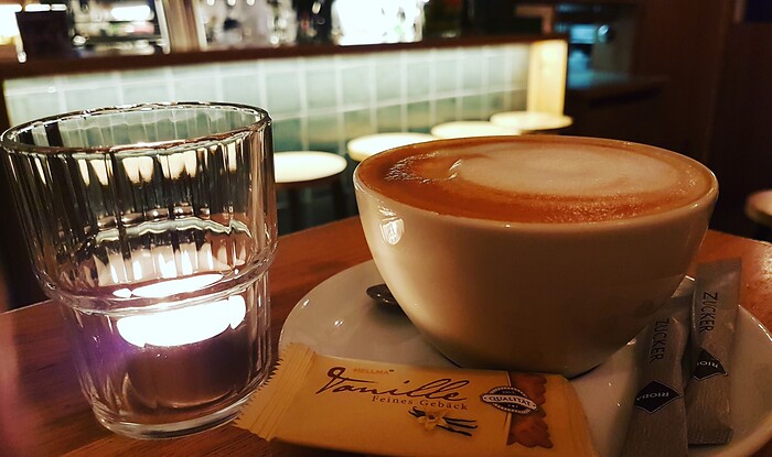 Frau Hopf im Schloßcafé in Tübingen, Foto 1
