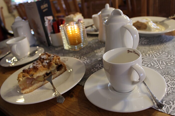 Bstro-Cafe Zum Kanapee in Willingen (Upland), Foto 4