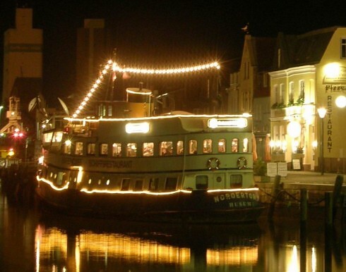 MS NORDERTOR Restaurantschiff in Husum