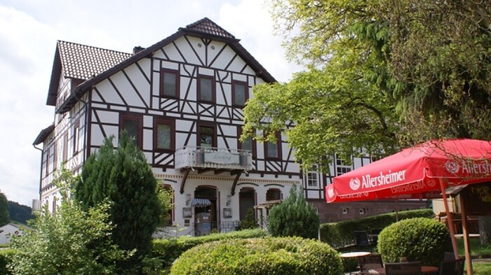 Lönskrug - Hotel Restaurant Biergarten in Heinade