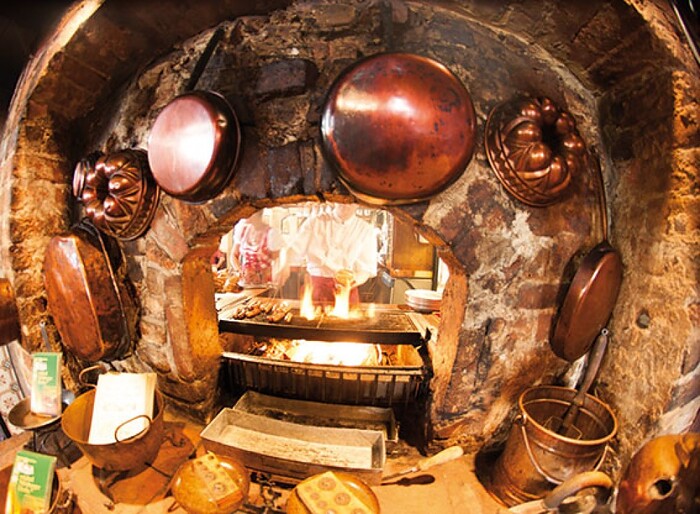 Historische Bratwurstküche Zum Gulden Stern in Nürnberg, Foto 2