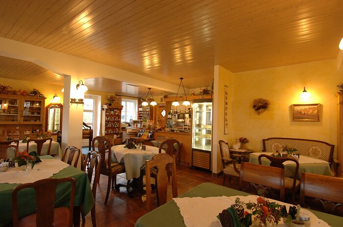 Restaurant Mittenmang - Hofcafé in Winnemark