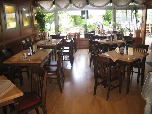 Wirtshaus am Rheinufer in Koblenz