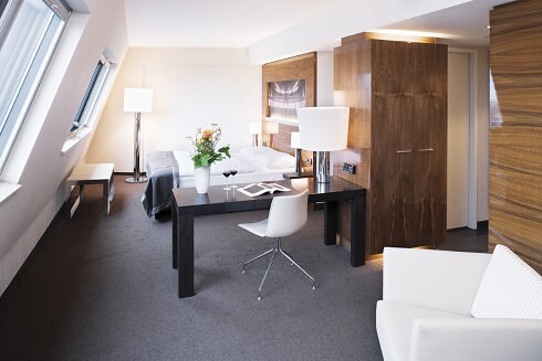 Mövenpick Hotel Hamburg in Hamburg, Foto 1