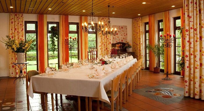Sonnenhof Hotel-Restaurant in Weyerbusch, Foto 14