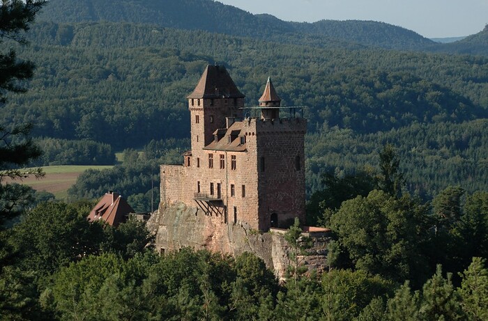 Restaurant Burgschänke der Burg Berwartstein in Erlenbach