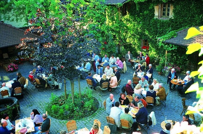 Weingut & Weinstube Jülg in Schweigen-Rechtenbach, Foto 4