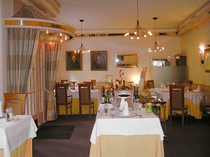 Rotisserie zum Krieler Dom in Köln, Foto 1